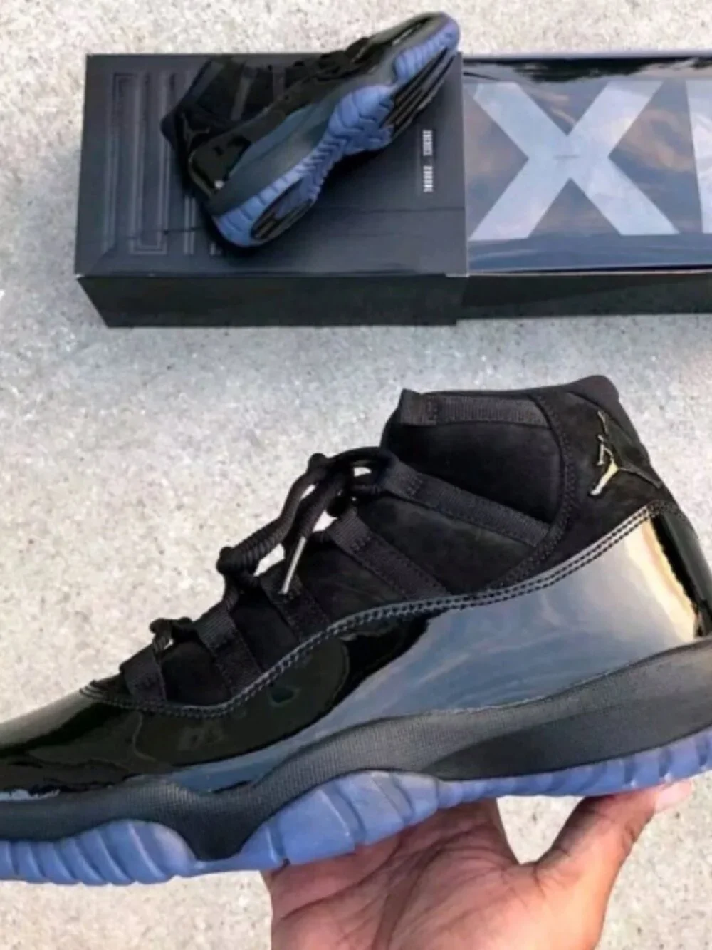 Air Jordan 11 Cap & Gown